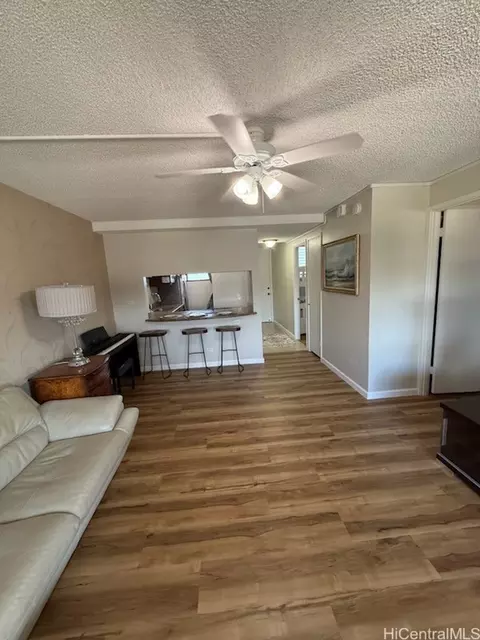 1521 Alexander St #901, Honolulu, HI 96822