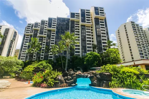 521 Hahaione St #2/1F, Honolulu, HI 96825