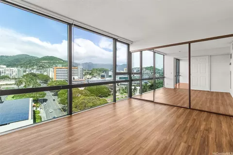 1114 Punahou St #14A, Honolulu, HI 96826