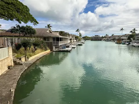 317 Opihikao Pl #432, Honolulu, HI 96825
