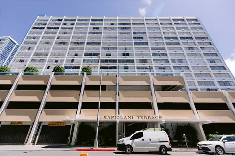 1560 Kanunu St #617, Honolulu, HI 96814