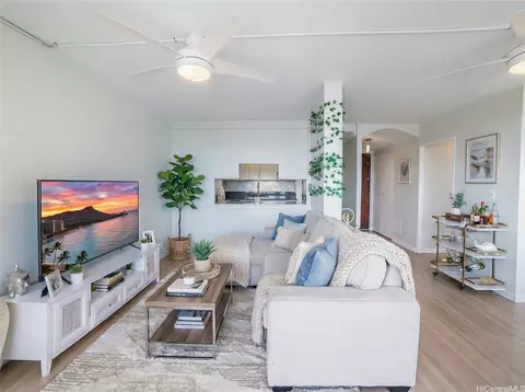 1535 Pensacola St #1002, Honolulu, HI 96822