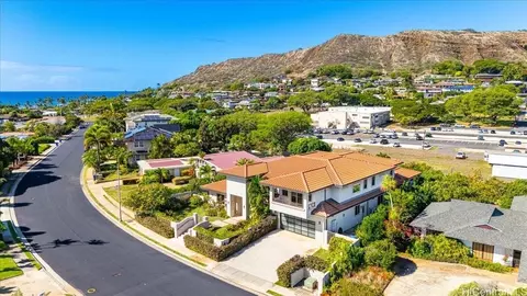 4218 Kaimanahila St, Honolulu, HI 96816