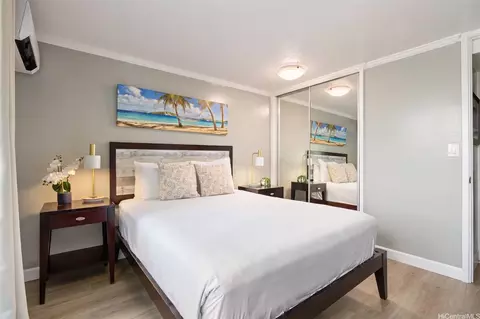 2425 Kuhio Ave #404, Honolulu, HI 96815
