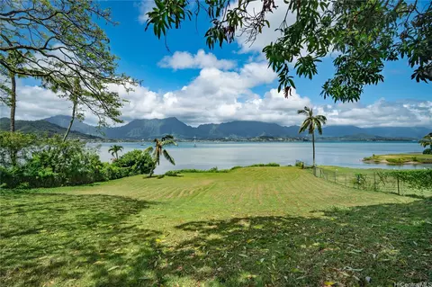 44-375 Kaneohe Bay Dr, Kaneohe, HI 96744