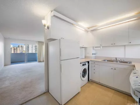 2421 Ala Wai Blvd #1202, Honolulu, HI 96815