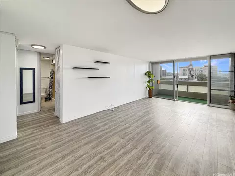 1212 Punahou St #705, Honolulu, HI 96826