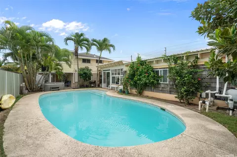185 Ulupa St, Kailua, HI 96734