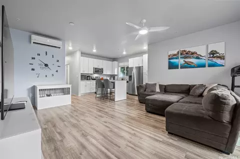 91-3475 Nana Hope St #812, Ewa Beach, HI 96706