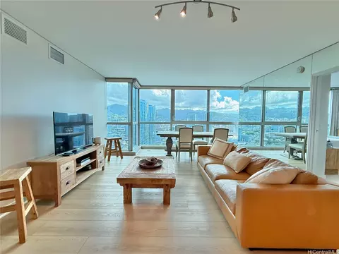 1177 Queen St #3501, Honolulu, HI 96814