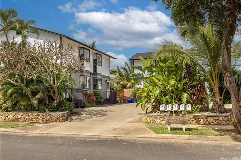 68-037 Apuhihi St #B, Waialua, HI 96791