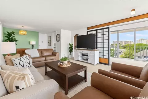 1325 Wilder Ave #5 MAKAI, Honolulu, HI 96822