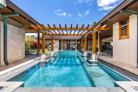 396 Dune Cir, Kailua, HI 96734