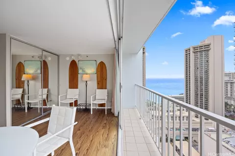 2427 Kuhio Ave #2704, Honolulu, HI 96815
