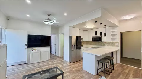 509 University Ave #103, Honolulu, HI 96826