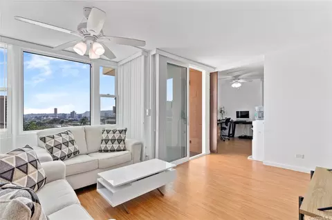 1624 Dole St #604, Honolulu, HI 96822