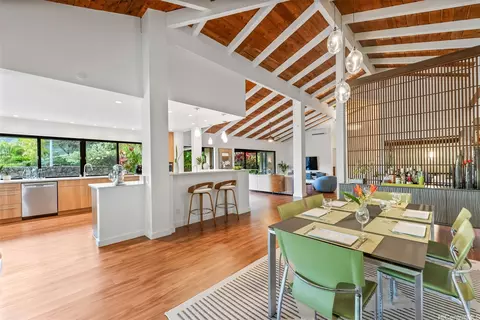 7228 Onohi St, Honolulu, HI 96825