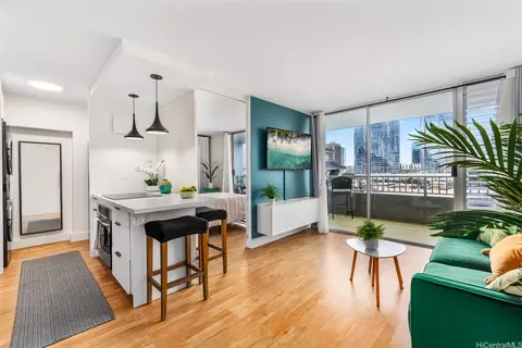 1122 Elm St #702, Honolulu, HI 96814
