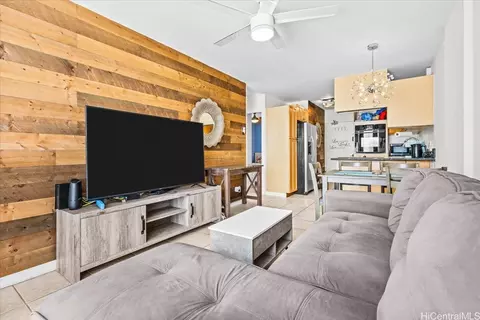 222 Kaiulani Ave #405, Honolulu, HI 96815