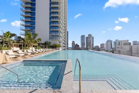 1500 Rycroft St #311R, Honolulu, HI 96814