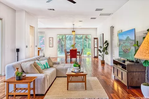 1070 Koko Kai Pl, Honolulu, HI 96825