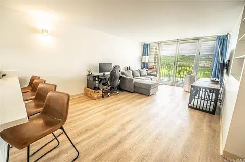 1128 Ala Napunani St #703, Honolulu, HI 96818