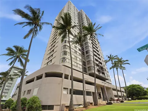 2724 Kahoaloha Ln #1805, Honolulu, HI 96826