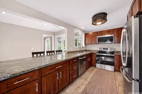 1342 Nanialii St, Kailua, HI 96734