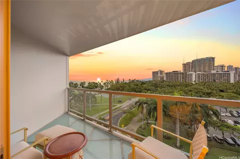 223 Saratoga Rds #817, Honolulu, HI 96815