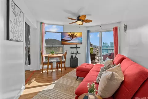 1031 Maunaihi Pl #301, Honolulu, HI 96822
