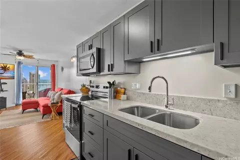 1031 Maunaihi Pl #301, Honolulu, HI 96822