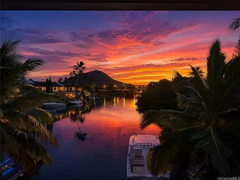 209 Kawaihae St #C2, Honolulu, HI 96825