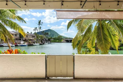 209 Kawaihae St #C2, Honolulu, HI 96825