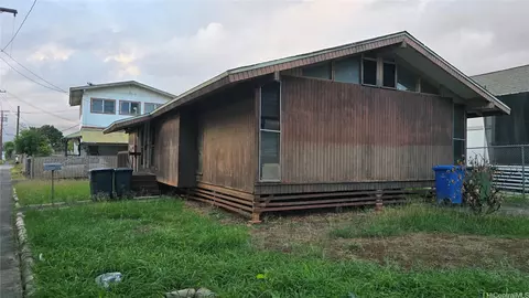 946 Halona St, Honolulu, HI 96817