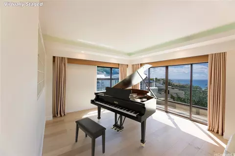 Living - 1632 Ihiloa Loop, Honolulu, HI 96821 photo 3 of 4