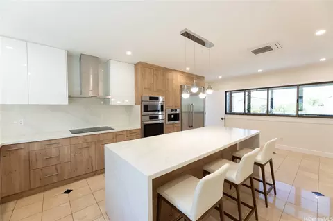 Kitchen - 1632 Ihiloa Loop, Honolulu, HI 96821 photo 3 of 3