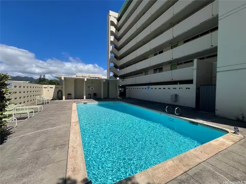 1015 Ala Napunani St #403, Honolulu, HI 96818