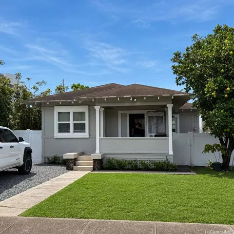 1919 Coyne St, Honolulu, HI 96826