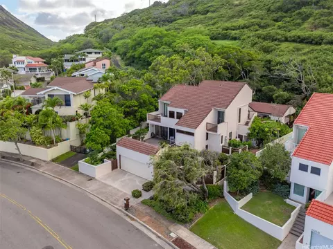 1014 Mokuhano St, Honolulu, HI 96825