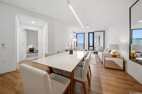 987 Queen St #4013, Honolulu, HI 96814