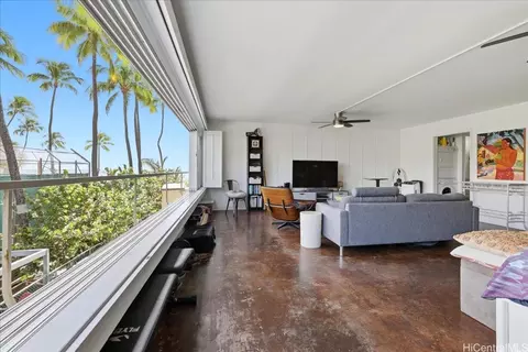 2895 Kalakaua Ave #207, Honolulu, HI 96815