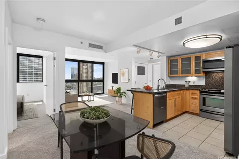 600 Queen St #2703, Honolulu, HI 96813