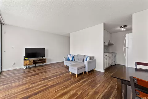 2092 Kuhio Ave #1202, Honolulu, HI 96815