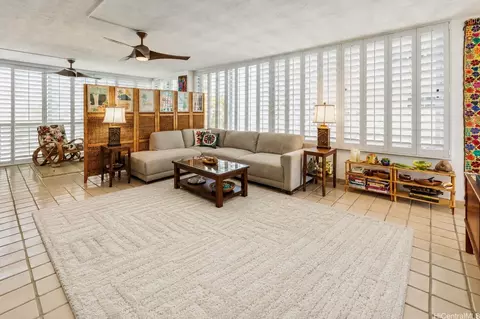 2801 Coconut Ave #2D, Honolulu, HI 96815