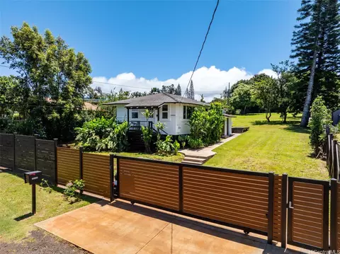 59-450 Alapio Rd #B, Haleiwa, HI 96712