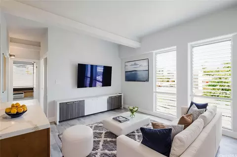 1096 S Beretania St #301, Honolulu, HI 96814