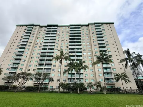 3009 Ala Makahala Pl #612, Honolulu, HI 96818