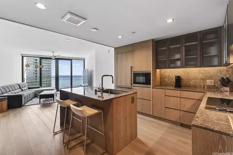 1000 Auahi St #2802, Honolulu, HI 96814