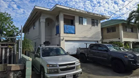 1021 Mao Ln, Honolulu, HI 96817