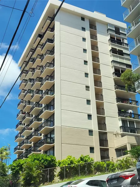 1560 Thurston Ave #303, Honolulu, HI 96822